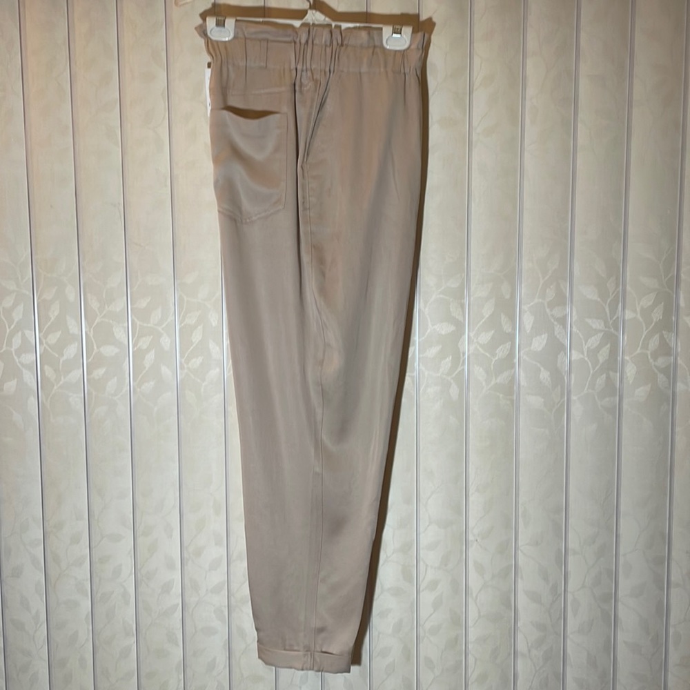 NWT-Bar III, Women’s XL beige slacks, elastic waste
